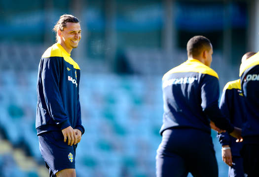 Zlatan Ibrahimovic skämtar lite
