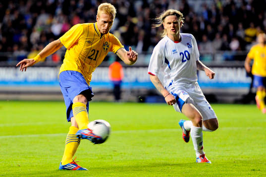Christian Wilhelmsson, Sverige och Ari Skulason, Island