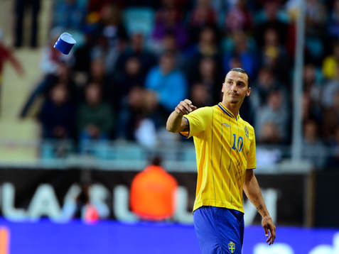 Zlatan Ibrahimovic, Sverige, byts ut