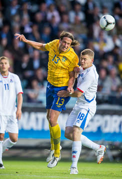 Jonas Olsson, Sverige, och Alfred Finnbogason, Island