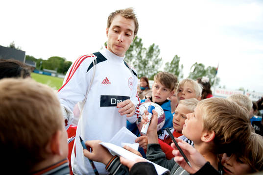 Bläddra bland fler bilder av Fotboll, Danmark, landslag, träning