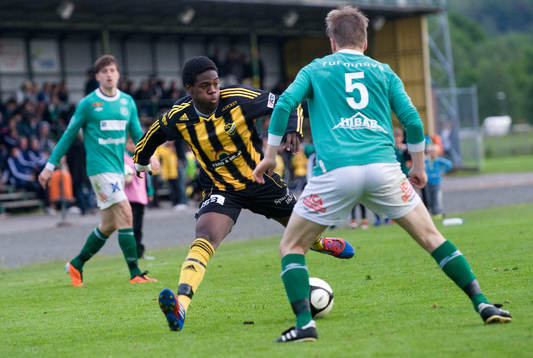 Bläddra bland fler bilder av Fotboll, division 3, Hässleholms IF - IFK Hässleholm