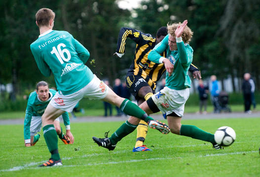 Edem Hetcheli, IFK Hässleholm, skottet som ledde till