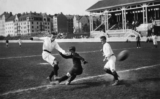 Olympiska spelen 1912. Från matchen fotboll Holland-Finland