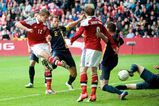Andreas Bjelland, Danmark är framme på returen och gör