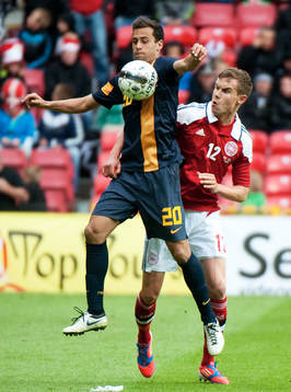 Alex Brosque, Australien och Andreas Bjelland, Danmark