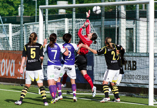 Susanne Nilsson, målvakt, AIK, mål av Kathlene