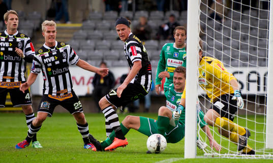 bollen rullar Landskronas väg och det blir 2-1 i sista