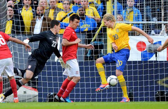 Ola Toivonen, Sverige gör 1-0 med en klack