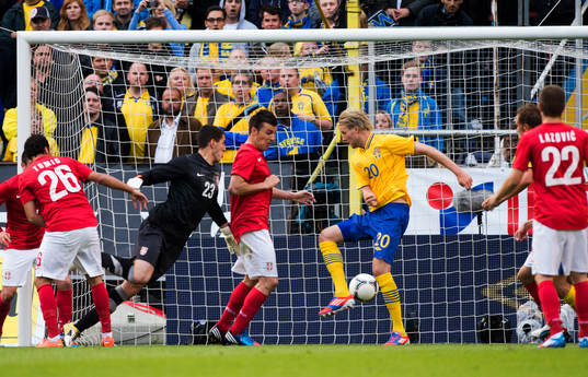 Ola Toivonen, Sverige, gör 1-0
