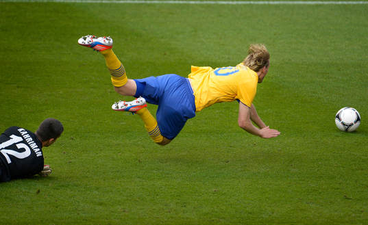 Ola Toivonen, Sverige fälls och det blir straff