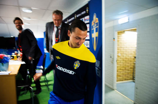 Zlatan Ibrahimovic, Sverige, lämnar presskonferensen