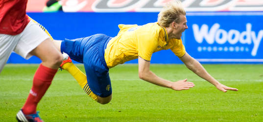 2-1, Straff, Ola Toivonen, Sverige, fälls