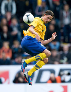 Mikael Lustig, Sverige