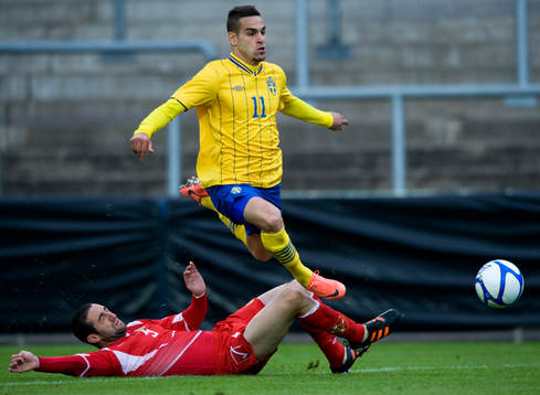 Straff, Mervan Celik, Sverige, fälls och Owen Bugeja,