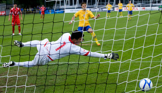 Straff, Astrit Ajdarevic, Sverige överlistar Steve