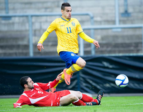 Straff, Mervan Celik, Sverige, fälls och Owen Bugeja,