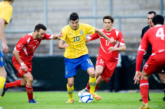 Mikael Ishak, Sverige