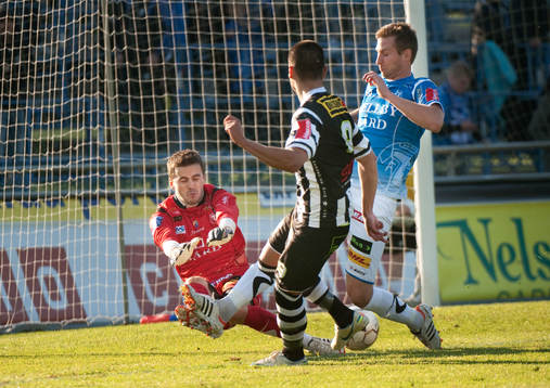 Bläddra bland fler bilder av Fotboll, Superettan, Trelleborg - Landskrona