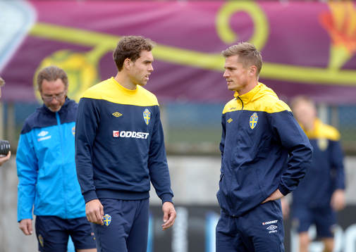 Sveriges första träning i Kiev. Johan Elmander och Markus