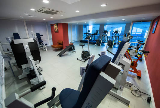 Rundvisning på spelarhotellet. Spelarhotell, hotell. Gym