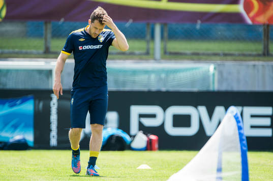 Tobias Hysén vandrar omkring