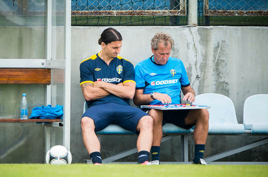 Erik Hamrén, förbundskapten pratar med Zlatan Ibrahimovic