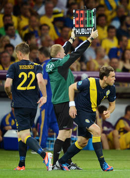 Markus Rosenberg byts mot Johan Elmander, Sverige, byte