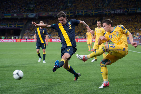 Mikael Lustig, Sverige. Yevhen Konoplyanka, Ukraina