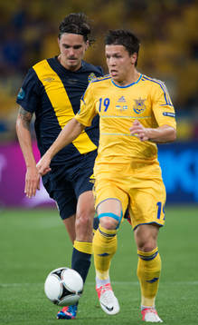 Mikael Lustig, Sverige. Yevhen Konoplyanka, Ukraina