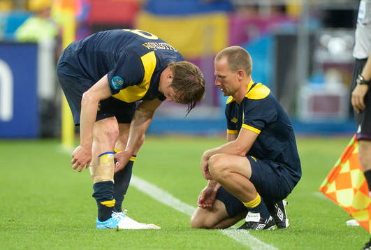 Kim Källström, Sverige tejpar vaden, benskydd