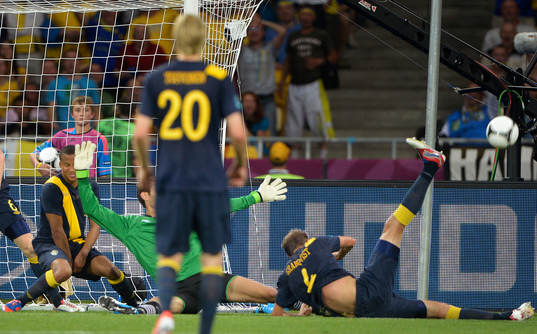 Andreas Granqvist, Sverige, räddning
