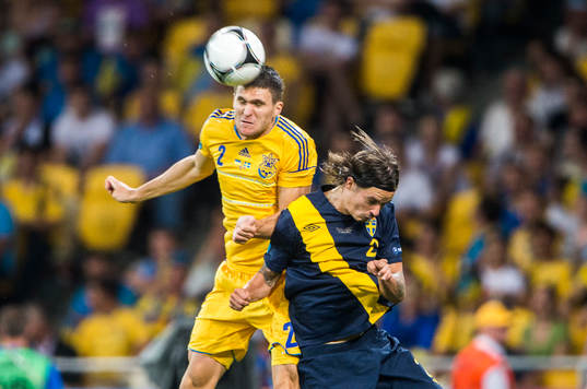 Yevhen Khacheridi, Ukraina och Mikael Lustig, Sverige