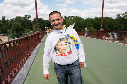 Ukrainare med Free Yulia tröja