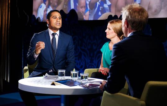 Daniel Nannskog och Johanna Frändén, expertkommentatorer