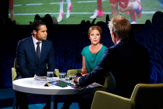 Daniel Nannskog och Johanna Frändén, expertkommentatorer