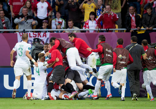 Silvestre Varela gör 2-3 till Portugal, jubel