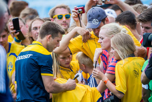 Öppen träning för de svenska fansen på Dynamo Stadion.