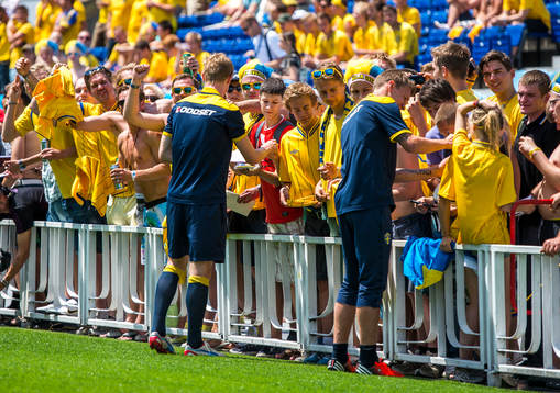Öppen träning för de svenska fansen på Dynamo Stadion.