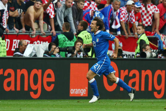 Målskytt Andrea Pirlo, Italien, glädje, jubel