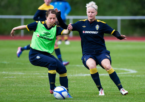 Johanna Almgren, Nilla Fischer, Sverige