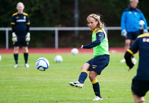 Malin Levenstad, Sverige
