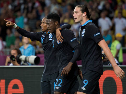 Danny Welbeck gör 2-3 för England, jubel