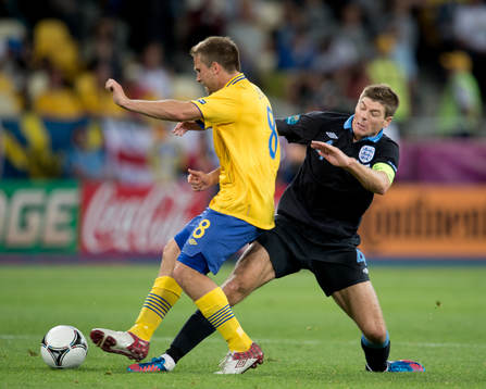Anders Svensson, Sverige. Steven Gerrard, England