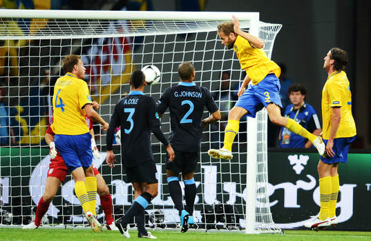 Olof Mellberg, Sverige, nickar in 2-1