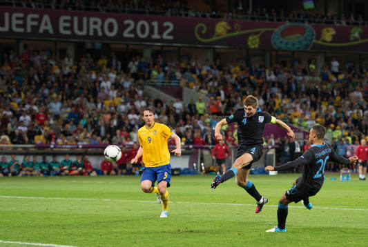 Steven Gerrard, England, Kim Källström, Sverige. Uefa