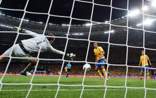 Andreas Isaksson, målvakt, Sverige, släpper in 2-3,