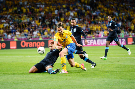 Zlatan Ibrahimovic, Sverige, stoppas av det engelska