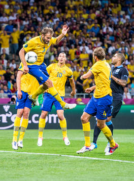 Olof Mellberg, Sverige nickar in 2-1