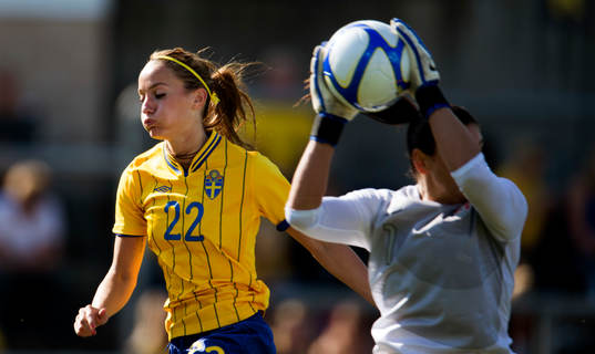Kosovare Asllani, Sverige är nära att nå inlägget